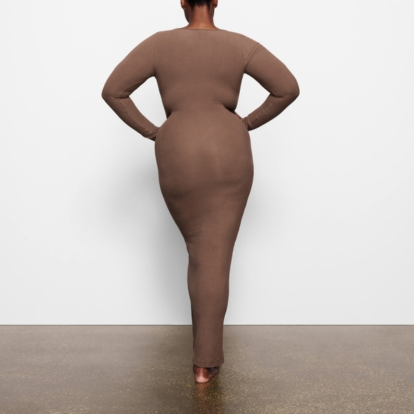 1. NWT SKIMS SOFT LOUNGE LONG SLEEVE DRESS IN OXIDE SIZE SMALL - Picture 4 of 8